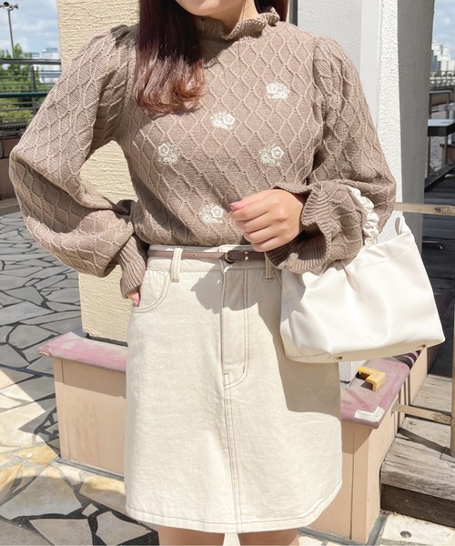 apres jour（アプレジュール）の「フラワー刺繍ニットプルオーバー【ZOZOTOWN限定アイテム】（ニット/セーター・レディース・ラベンダー/モカ/アイボリー/ブルー系その他・フリー/X-LARGE）」の3枚目の写真