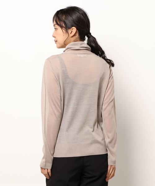 NATURAL BEAUTY BASIC（ナチュラルビューティーベーシック）の「シアータートルニット（ニット/セーター・レディース・チャコールグレー/ベージュ/オフホワイト・MEDIUM）」の18枚目の写真