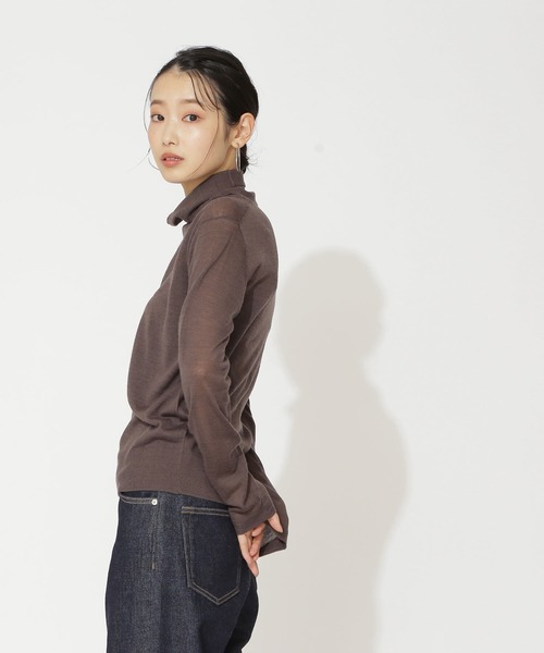 NATURAL BEAUTY BASIC（ナチュラルビューティーベーシック）の「シアータートルニット（ニット/セーター・レディース・チャコールグレー/ベージュ/オフホワイト・MEDIUM）」の7枚目の写真