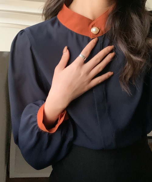 Diosfront（ディオスフロント）の「ボリュームスリーブ配色スタンドネックシャツ（シャツ/ブラウス・レディース・ホワイト/ネイビー・M/L）」の15枚目の写真