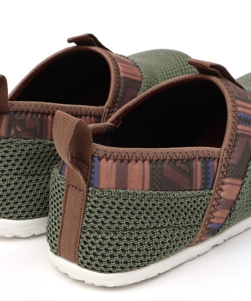 チチカカ(チチカカ)の「キルティングメッシュスニーカー(スリッポン・レディース・ホワイト/ブラック/カーキ・LARGE/MEDIUM)」の20枚目の写真