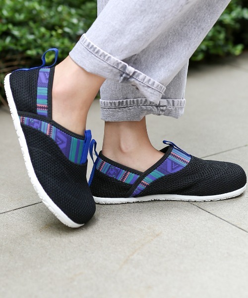 チチカカ(チチカカ)の「キルティングメッシュスニーカー(スリッポン・レディース・ホワイト/ブラック/カーキ・LARGE/MEDIUM)」の8枚目の写真