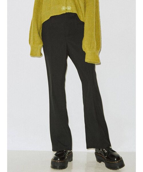 jouetie（ジュエティ）の「ストレートタックパンツ【WEB限定】（スラックス・レディース・ブラック/パープル/ネイビー/ブラウン/レッド/ピンク/イエロー/ブルー/グリーン・MEDIUM）」の2枚目の写真