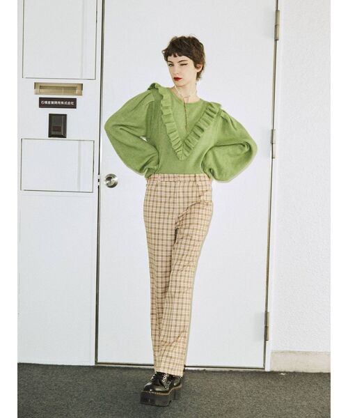 jouetie（ジュエティ）の「ストレートタックパンツ【WEB限定】（スラックス・レディース・ブラック/パープル/ネイビー/ブラウン/レッド/ピンク/イエロー/ブルー/グリーン・MEDIUM）」の17枚目の写真