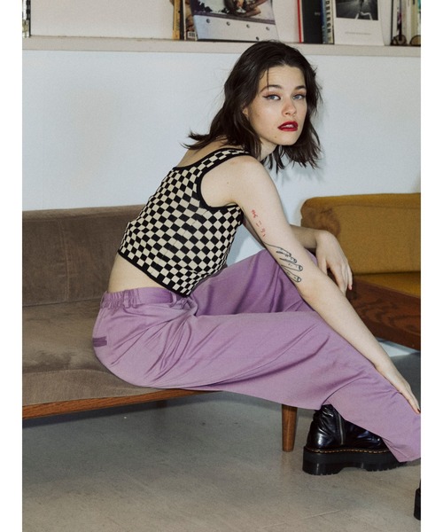 jouetie（ジュエティ）の「ストレートタックパンツ【WEB限定】（スラックス・レディース・ブラック/パープル/ネイビー/ブラウン/レッド/ピンク/イエロー/ブルー/グリーン・MEDIUM）」の7枚目の写真