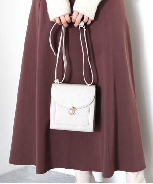 archives（アルシーヴ）の「豆挿しフラップショルダー（ショルダーバッグ・レディース・ブラック/グレー/アイボリー・FREE）」の2枚目の写真