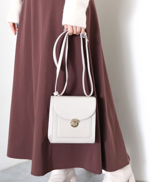 archives（アルシーヴ）の「豆挿しフラップショルダー（ショルダーバッグ・レディース・ブラック/グレー/アイボリー・FREE）」の4枚目の写真