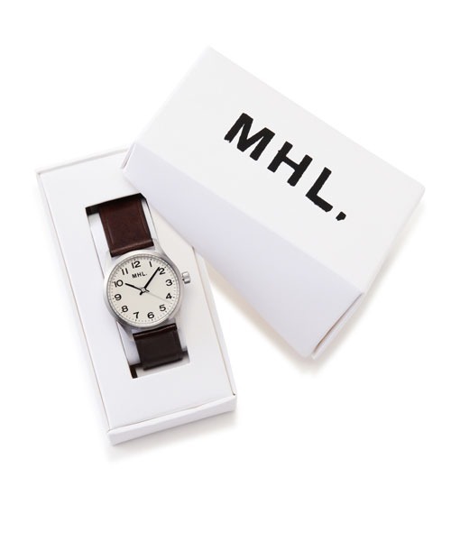 MHL.（エムエイチエル）の「LEATHER STRAP WATCH（アナログ腕時計