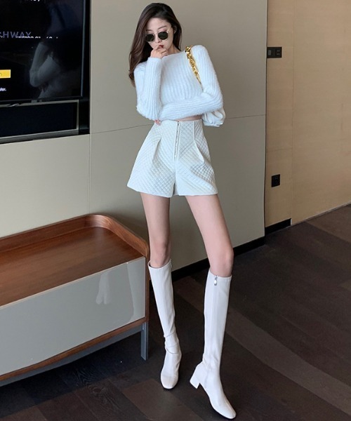 Opinion korean town(オピニオン コリアン タウン)の「キルティングベロアショートパンツ(その他パンツ・レディース・ホワイト/ブラック・S/M/L)」の12枚目の写真
