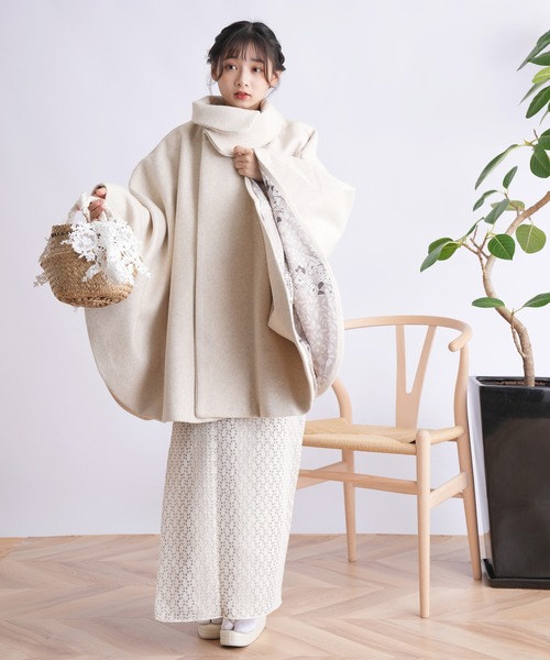 utatane（ウタタネ）の「和装コート ポンチョ ニコアンティーク（ポンチョ・レディース・ベージュ・FREE）」の3枚目の写真