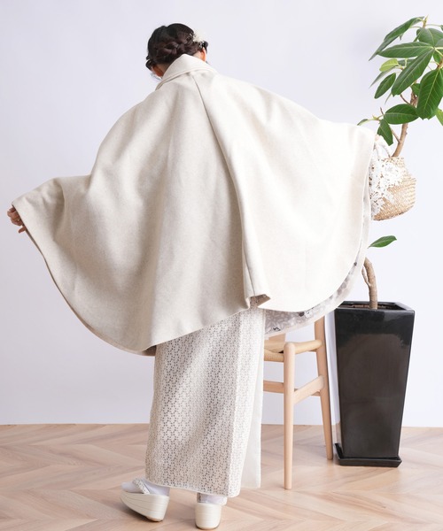 utatane（ウタタネ）の「和装コート ポンチョ ニコアンティーク（ポンチョ・レディース・ベージュ・FREE）」の6枚目の写真