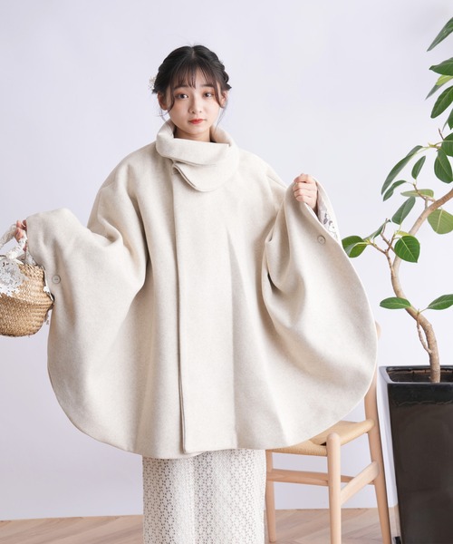 utatane（ウタタネ）の「和装コート ポンチョ ニコアンティーク（ポンチョ・レディース・ベージュ・FREE）」の5枚目の写真