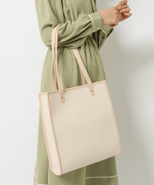 OLIVE des OLIVE（オリーブデオリーブ）の「タテ長トリミングトートバッグ（トートバッグ・レディース・ピンク/サックスブルー/ブラック/ライトベージュ・FREE）」の3枚目の写真