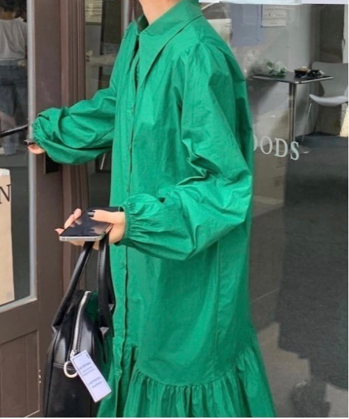 DAIS-Y(デイジー)の「パフスリーブワンピース(シャツワンピース・レディース・ブラック/グリーン・FREE)」の2枚目の写真