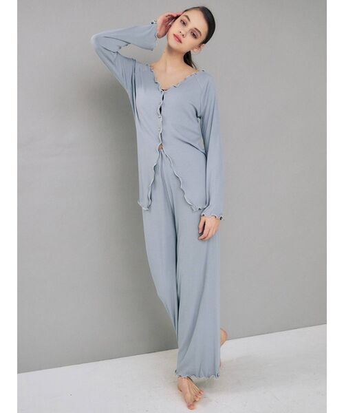 MERCURYDUO(マーキュリーデュオ)の「【GENTLE】配色メロウカットソーセットアップ(ルームウェア/パジャマ・レディース・ブラック/ライトブルー・FREE)」の8枚目の写真