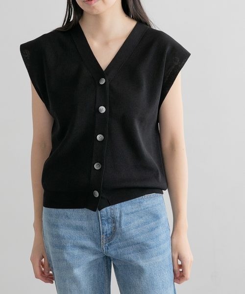 yuw（ユウ）の「アウトリンキングベスト　270313（ベスト・レディース・ブラック/グレー/ブルー/ピンク・FREE）」の2枚目の写真