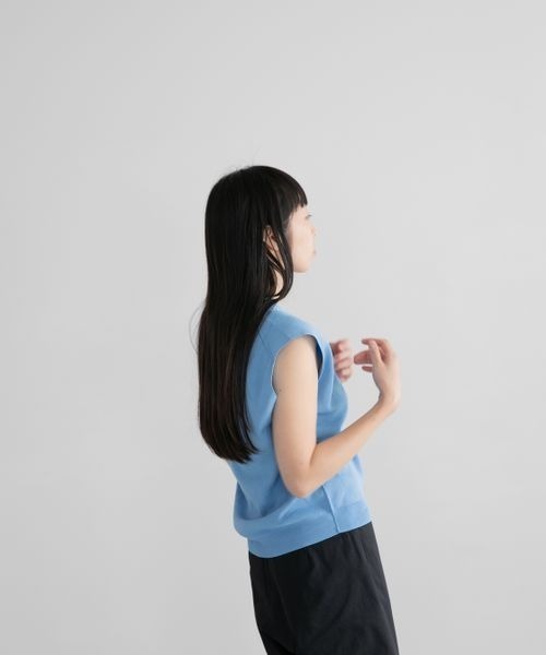 yuw（ユウ）の「アウトリンキングベスト　270313（ベスト・レディース・ブラック/グレー/ブルー/ピンク・FREE）」の11枚目の写真