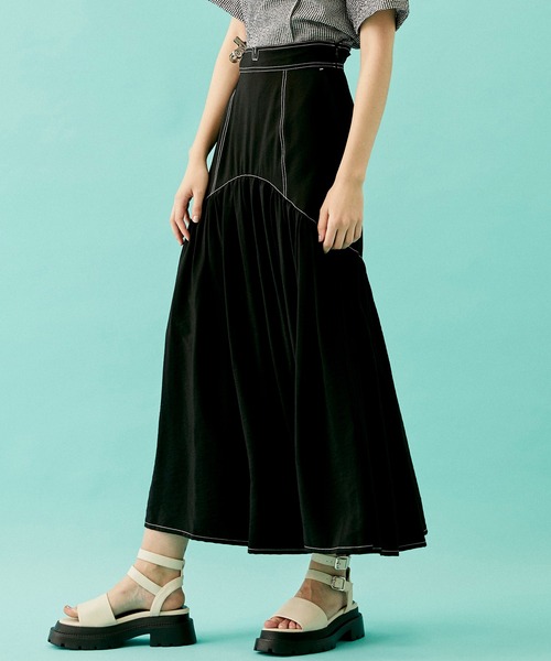 INella（イネラ）の「【INella/イネラ】エアリーギャザーヘムスカート（スカート・レディース・ブラック/ベージュ・1/2）」の2枚目の写真