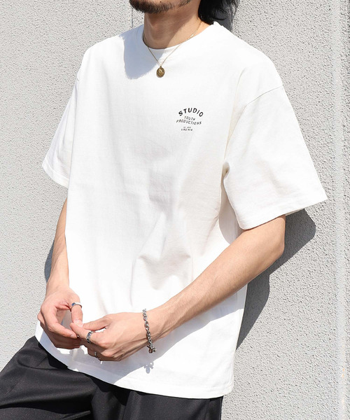 ZIP FIVE(ジップファイブ)の「【ZIP FIVE】シンプルロゴバリエーション 半袖Tシャツ【ユニセックス】(Tシャツ/カットソー・レディース・ブルー系2/ホワイト系/ホワイト系3/オートミール/ブラック系/ブルー系1/ブラウン系2/ブラウン/チャコール/ブルー系/カーキ系1/カーキ/ホワイト系2/ブラック系4/ホワイト×ブラック/ホワイト×グリーン/グレー系/グレー系2/ホワイト系1/グレー系1/ブラック/ホワイト×ブルー/カーキ系/ブラウン系1/ブラウン系/ホワイト系4/ブラック系1/ブルー・LARGE/MEDIUM/X-LARGE)」の5枚目の写真