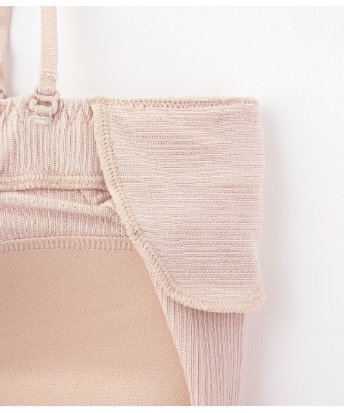 PEACH JOHN（ピーチジョン）の「吸水速乾素材のカップ付きキャミ。パッド付きでワキ汗対策も　クーリッシュリブ２ＷＡＹパデットショートキャミ（キャミソール・レディース・ブラック/ベージュ・LARGE/SMALL/MEDIUM）」の13枚目の写真