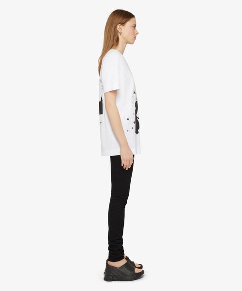 GIVENCHY（ジバンシイ）の「【ディズニー x GIVENCHY コラボレーション】SHORT SLEEVES T-SHIRT FROZEN BLACK & WHITE PRINT（Tシャツ/カットソー・レディース・ホワイト・SMALL/MEDIUM/LARGE/X-SMALL/XX-SMALL）」の4枚目の写真