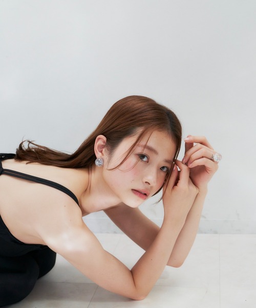 VANNIE U(ヴァニーユー)の「sphere earring(イヤリング・レディース・シルバー/ゴールド/クリア・FREE)」の19枚目の写真