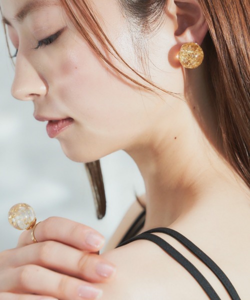 VANNIE U(ヴァニーユー)の「sphere earring(イヤリング・レディース・シルバー/ゴールド/クリア・FREE)」の12枚目の写真