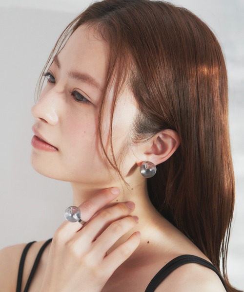 VANNIE U(ヴァニーユー)の「sphere earring(イヤリング・レディース・シルバー/ゴールド/クリア・FREE)」の8枚目の写真
