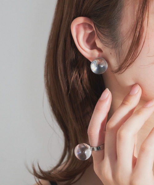 VANNIE U(ヴァニーユー)の「sphere earring(イヤリング・レディース・シルバー/ゴールド/クリア・FREE)」の7枚目の写真