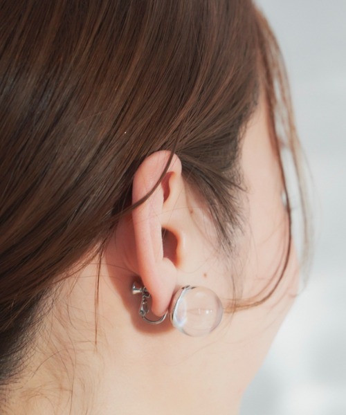 VANNIE U(ヴァニーユー)の「sphere earring(イヤリング・レディース・シルバー/ゴールド/クリア・FREE)」の6枚目の写真