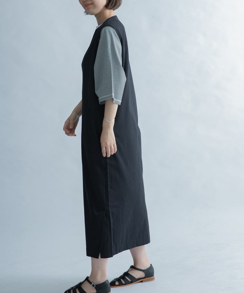 FORK&SPOON（フォークアンドスプーン）の「FORK&SPOON　スリットネックノースリーブワンピース（ワンピース・レディース・ブラック/ベージュ・2/1）」の7枚目の写真