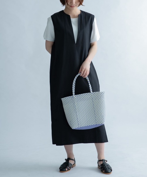 FORK&SPOON（フォークアンドスプーン）の「FORK&SPOON　スリットネックノースリーブワンピース（ワンピース・レディース・ブラック/ベージュ・2/1）」の12枚目の写真