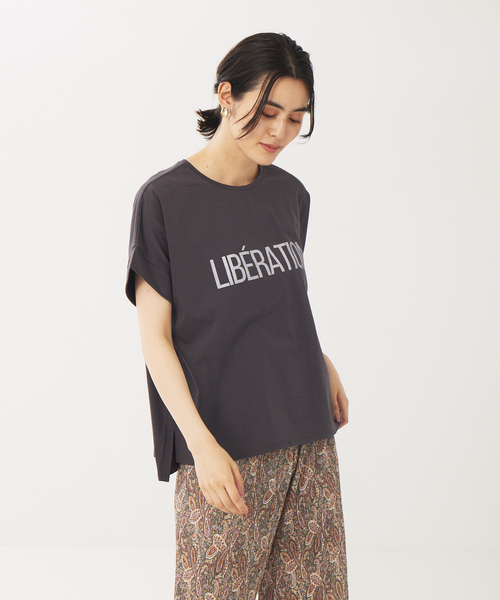 abahouse mavie（アバハウスマヴィ）の「ワイドロゴTシャツ2（Tシャツ/カットソー・レディース・チャコールグレー/ダークネイビー/ホワイト系その他/ホワイト系その他3/グリーン/ブラック・フリー）」の16枚目の写真