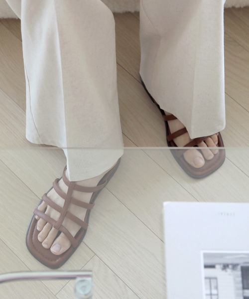 UNE MANSION（ユヌマンション）の「ストラップグラディエーターサンダル（サンダル・レディース・ブラック/ブラウン・23cm/24cm/25cm）」の18枚目の写真