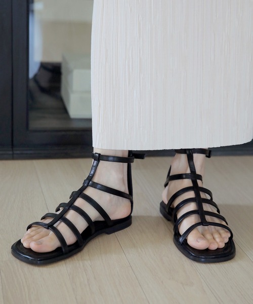 UNE MANSION（ユヌマンション）の「ストラップグラディエーターサンダル（サンダル・レディース・ブラック/ブラウン・23cm/24cm/25cm）」の5枚目の写真