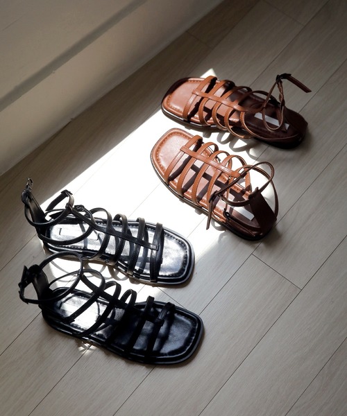 UNE MANSION（ユヌマンション）の「ストラップグラディエーターサンダル（サンダル・レディース・ブラック/ブラウン・23cm/24cm/25cm）」の17枚目の写真