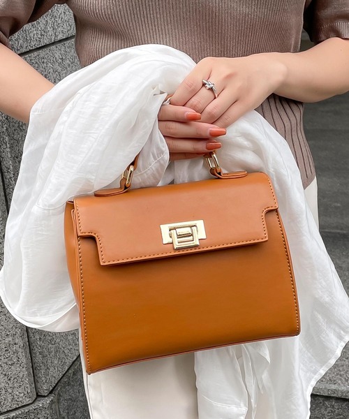 KOBE LETTUCE（コウベレタス）の「2wayフラップワンハンドルショルダーバッグ（ショルダーバッグ・レディース・アイボリー/オレンジ系/ベージュ系/ブラック・FREE）」の4枚目の写真