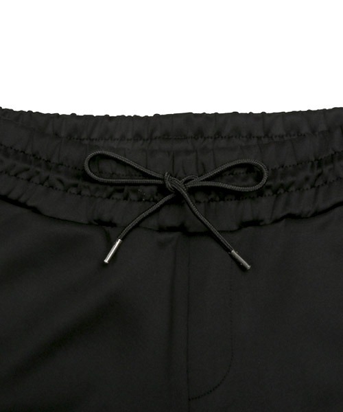 LUXSTYLE(ラグスタイル)の「ジャガードロゴテープクロップドジョガーパンツ(その他パンツ・メンズ・ブラック/ブラック系その他・M/L/XL)」の8枚目の写真