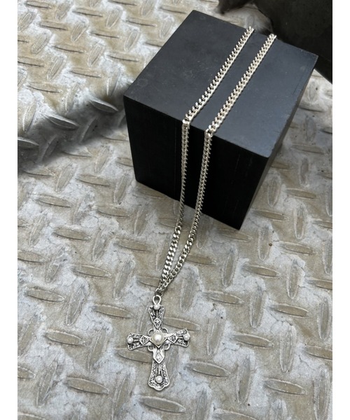 EGOIST（エゴイスト）の「ストーン付クロスネックレス（ネックレス・レディース・シルバー・FREE）」の2枚目の写真