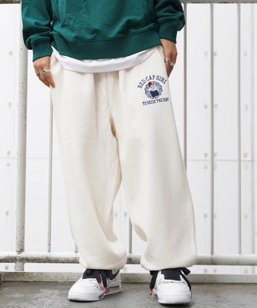 VENCEEXCHANGE（ヴァンスエクスチェンジ）の「【ヒルナンデス！紹介商品】RCGイラスト刺繍スウェットパンツ／RED CAP GIRL／スウェット（スウェットパンツ・メンズ・ホワイト/ブラック/グレー/グリーン/レッド/オフホワイト/ライトグレー/その他2・M/L）」の2枚目の写真