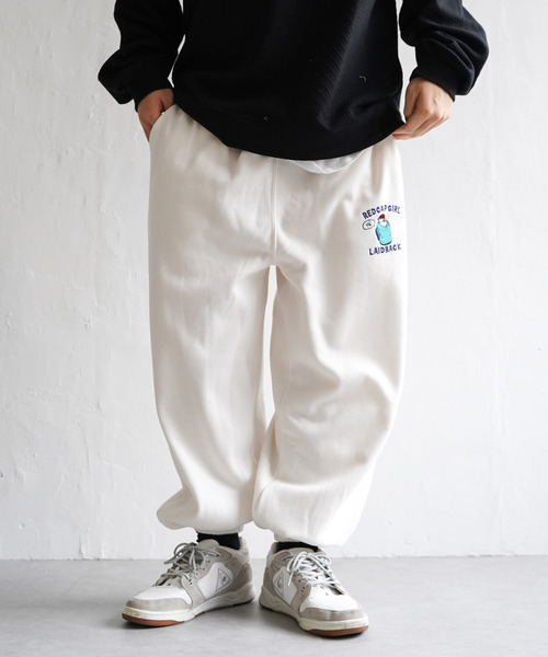 VENCEEXCHANGE（ヴァンスエクスチェンジ）の「【ヒルナンデス！紹介商品】RCGイラスト刺繍スウェットパンツ／RED CAP GIRL／スウェット（スウェットパンツ・メンズ・ホワイト/ブラック/グレー/グリーン/レッド/オフホワイト/ライトグレー/その他2・M/L）」の3枚目の写真