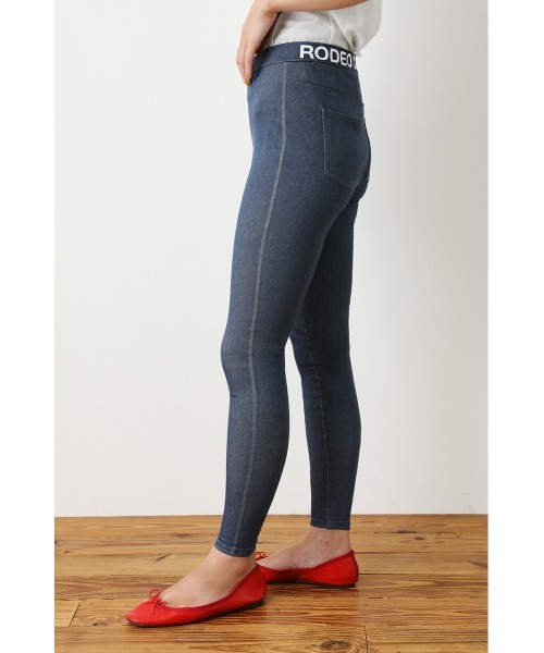 RODEO CROWNS WIDE BOWL（ロデオクラウンズワイドボウル）の「SLIMWALK×RCWB 24hマルチスキニー（レギンス/スパッツ・レディース・ブラック/ブルー・MEDIUM/LARGE）」の13枚目の写真