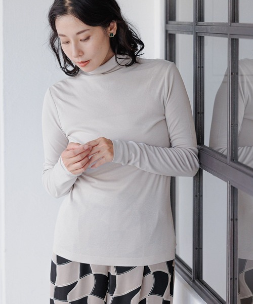 LEPSIM（レプシィム）の「フライスインナータートル　353640（Tシャツ/カットソー・レディース・ブラック/ブラウン/グレイッシュベージュ/グリーン/オフホワイト・FREE）」の4枚目の写真