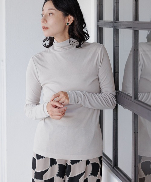 LEPSIM（レプシィム）の「フライスインナータートル　353640（Tシャツ/カットソー・レディース・ブラック/ブラウン/グレイッシュベージュ/グリーン/オフホワイト・FREE）」の17枚目の写真