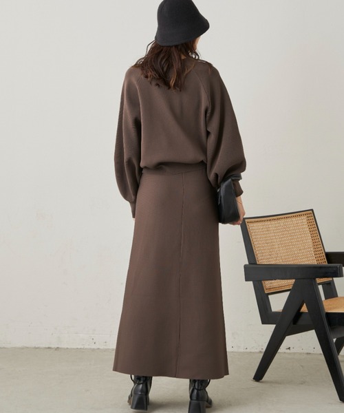 CLEARIMPRESSION （クリアインプレッション）の「【セットアップ対応】クルーネックボリュームスリーブニット（ニット/セーター・レディース・ブラウン/ブラック・FREE）」の21枚目の写真