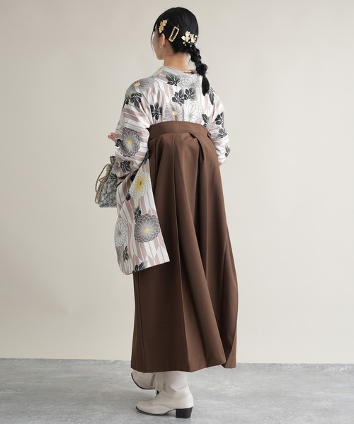 新品【矢絣とえんじ菊】utatane ウタタネ 二尺袖 袴 Mサイズ utatane（ウタタネ）の「袴セット ニコアンティーク 矢絣とグレー菊