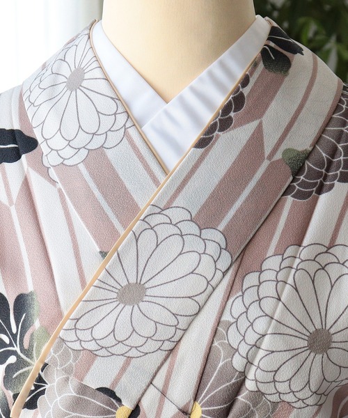 utatane（ウタタネ）の「袴セット ニコアンティーク 矢絣とグレー菊