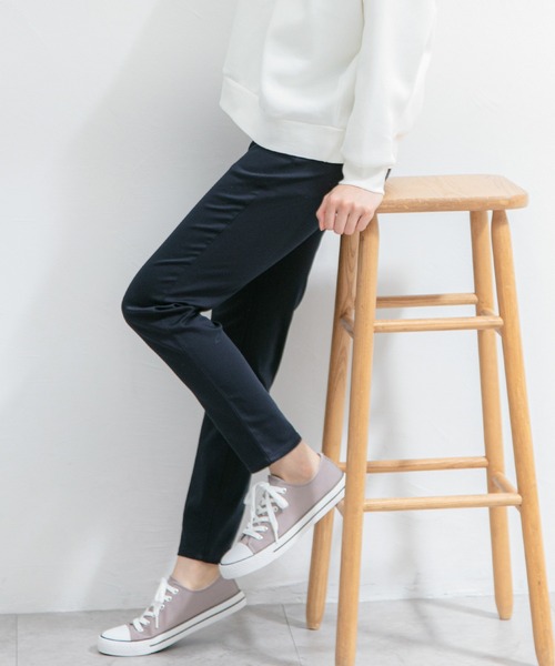 Honeys(ハニーズ)の「スリムカラースキニー(股下67cm)(その他パンツ・レディース・ブラック/ネイビー/ライトベージュ/スミクロ・SS/S/M/L/LL)」の4枚目の写真