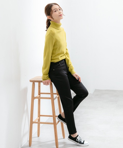 Honeys(ハニーズ)の「スリムカラースキニー(股下67cm)(その他パンツ・レディース・ブラック/ネイビー/ライトベージュ/スミクロ・SS/S/M/L/LL)」の5枚目の写真