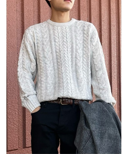 Right-on(ライトオン)の「ケーブル編みクルーニット(ニット/セーター・メンズ・オフホワイト/ダークグレー/ネイビー/グリーン/ワイン/イエロー・XL/M/L)」の2枚目の写真